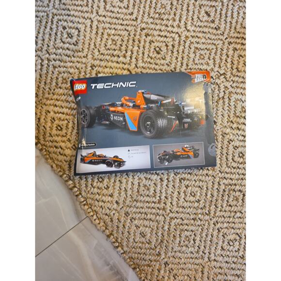 LEGO Technic NEOM McLaren Formula E Race Car Toy 42169 *SEE DETAILS* - Picture 11 of 16
